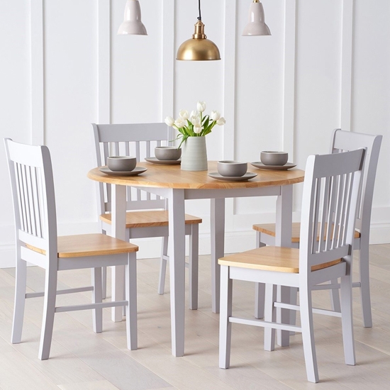 Genovia Extending Round Dining Set With 4 Chairs In Oak And Grey