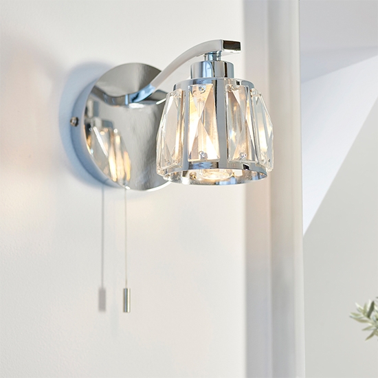 Ria Premium Faceted Glass Crystals Wall Light In Chrome